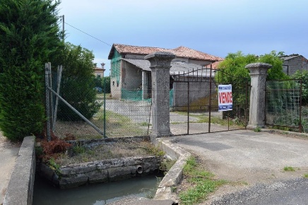 Foto Rustico in VIA SABBIONARA, Lonigo di 400 m² con 15 locali in vendita
