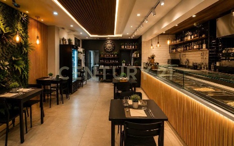 Foto Attività commerciale in Viale Vittorio Veneto, Catania di 103 m²