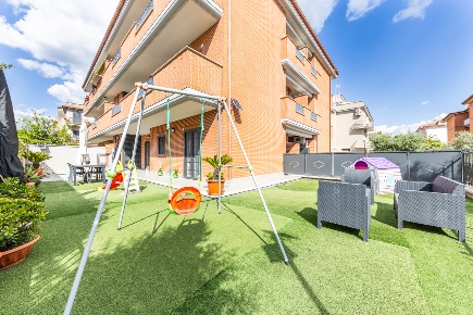Foto Appartamento a Marino di 76 m² con 4 locali in vendita