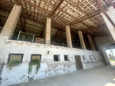 Foto Magazzino in Via Camatte 1, Bolzano Vicentino di 500 m² con 2 locali