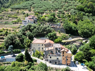 Foto Appartamento in Via Felice Cascione 19, Ventimiglia Latte, Ville