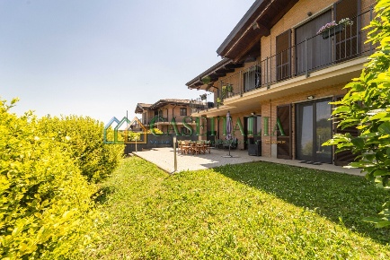 Foto Appartamento in Via Stazione 30, Rosta di 92 m² con 5 locali