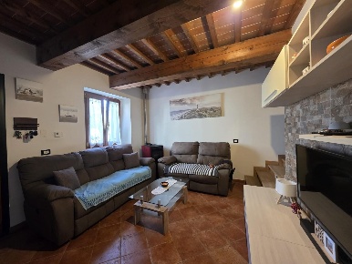 Foto Casa indipendente a Collesalvetti di 87 m² con 4 locali in vendita