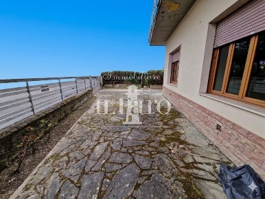 Foto Villa unifamiliare a Campi Bisenzio San Giusto, San Cresci di 308 m²