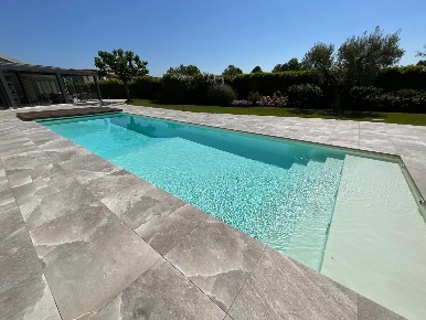 Foto Villa bifamiliare a Calcinaia Case Bianche di 220 m² con 8 locali