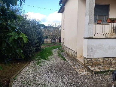 Foto Casa indipendente a Crespina Lorenzana Tripalle di 99 m² con 4 locali