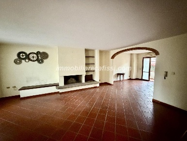 Foto Villa a schiera a Poggio a Caiano Centro di 210 m² con 6 locali