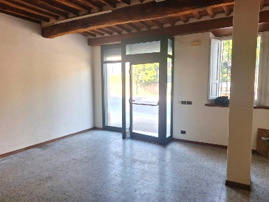 Foto Capannone industriale a Porcari Centro di 40 m² con 1 locali