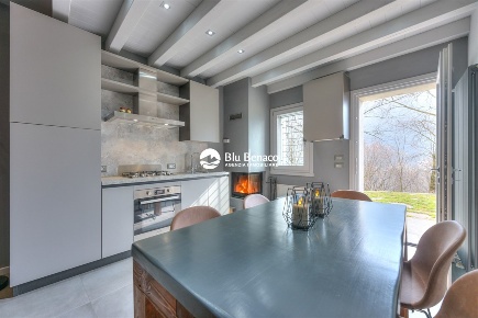 Foto Casa indipendente in Via dei Patrioti, Gargnano di 111 m² con 3 locali