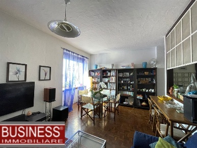 Foto Appartamento in Via Stefini, Milano Maggiolina di 90 m² con 3 locali