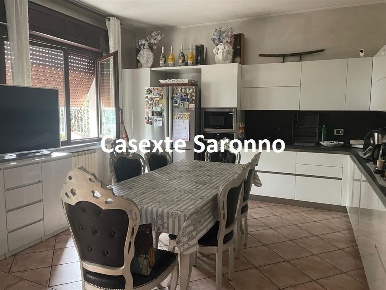 Foto Appartamento in Via Adige, Cassano Magnago di 100 m² con 4 locali