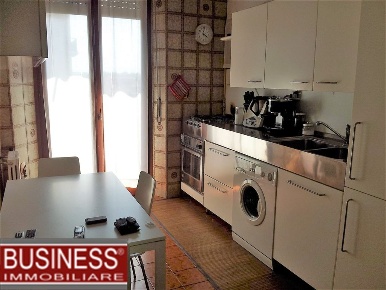 Foto Appartamento in Via Carlo Dolci, Milano San Siro di 65 m² con 2 locali