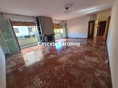 Foto Appartamento in Via Maspero, Somma Lombardo Centro di 270 m²