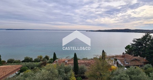 Foto Villa unifamiliare in via Marconi, Padenghe sul Garda Centro di 10 m²