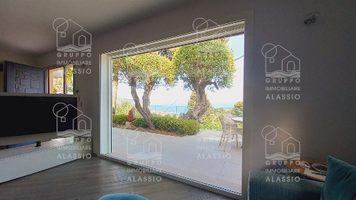 casa indipendente in vendita a Diano Marina