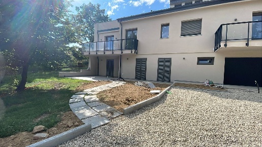 Foto Villa bifamiliare in Strada Moncalvo, Moncalieri di 185 m² in vendita