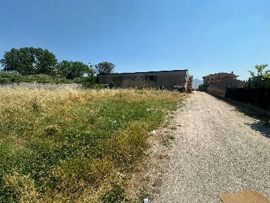 Foto Terreno residenziale in CASERMA ORESTE SALOMONE, Capua di 1000 m²