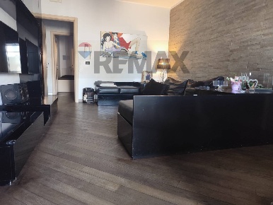 Foto Appartamento in Via Lofoco 6, Bari Japigia di 95 m² con 3 locali