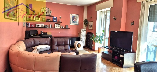 Foto Appartamento in piazza manzoni, Lecco Centro di 162 m² con 4 locali