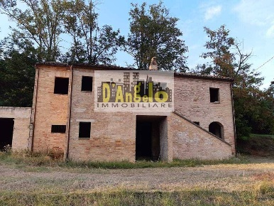 Foto Casa indipendente in Via San Francesco, Montalto delle Marche Centro