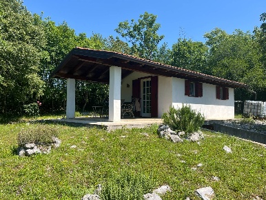 Foto Magazzino a Sagrado di 58 m² con 2 locali in vendita