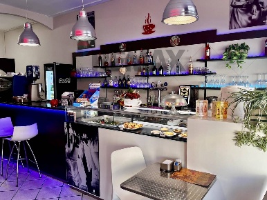 Foto Bar in Piazza XXV Aprile 4, Bedizzole Piazza di 85 m² con 1 locali