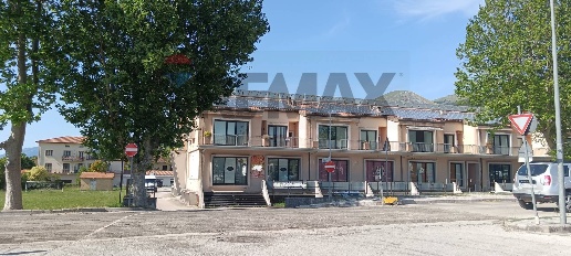 Foto Ufficio in Largo trattati di Roma snc, Gualdo Tadino Centro di 240 m²