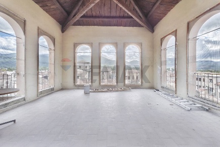 Foto Case semi ndipendenti in via roma 8, Sulmona Centro di 516 m²