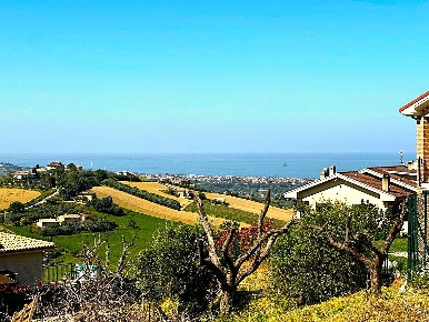 Foto Villa a schiera a Fermo Capodarco di 134 m² con 5 locali in vendita