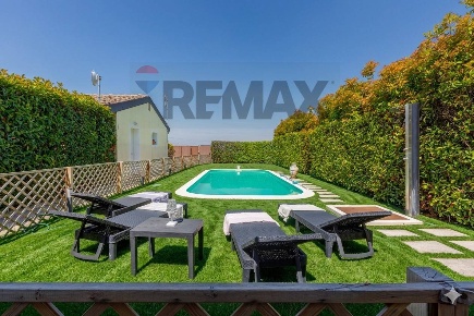 Foto Villa a schiera in Strada Carpaneto 1, Parma Vigatto di 187 m²