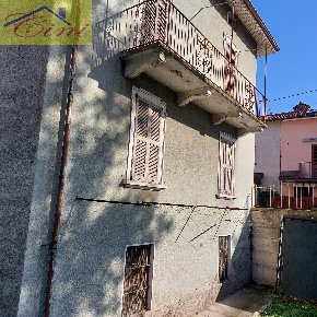 Foto Villa unifamiliare in via adda, Vercurago di 320 m² con 4 locali