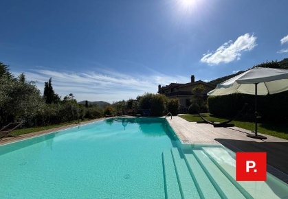 Foto Villa unifamiliare in Via Scese Lunghe, Castel Morrone di 444 m²
