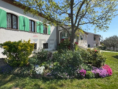 Foto Casa indipendente in via monte cecilia 22, Baone Centro di 380 m²