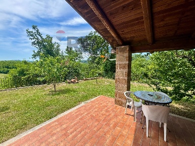 Foto Appartamento in Via Genovesi 2, Alvignano di 164 m² con 5 locali