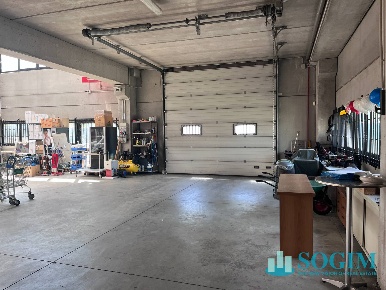 Foto Capannone industriale a Lacchiarella Centro di 980 m² in vendita