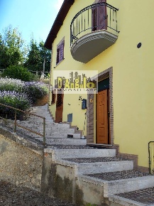 Foto Casa indipendente in Via Castello 10, Rotella di 106 m² con 5 locali