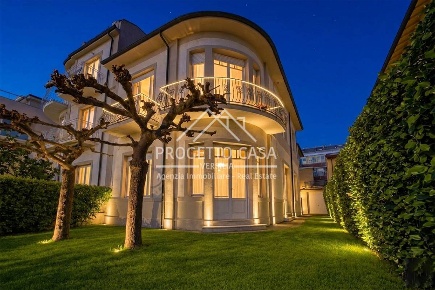 Foto Casa indipendente in VIA PISTELLI, Camaiore Lido di Camaiore di 150 m²