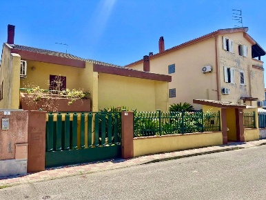 Foto Villa unifamiliare in Via Buzzati, Cagliari Barracca Manna di 298 m²