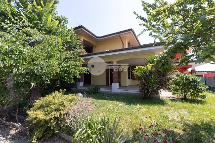 Foto Villa a schiera in Via per Isorella 12, Remedello di 220 m² in vendita