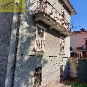 Foto Villa unifamiliare in via adda, Vercurago di 320 m² con 4 locali