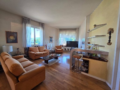 Foto Appartamento a San Giovanni Valdarno di 190 m² con 7 locali in vendita