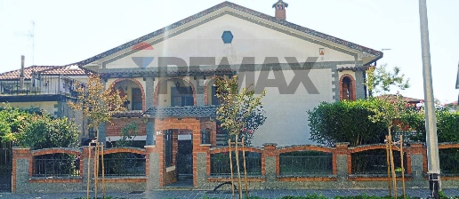 Foto Villa unifamiliare in corso umberto I 134, Gambolò Centro di 209 m²