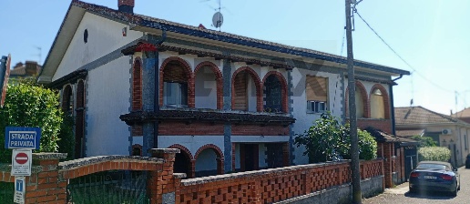 Foto Villa unifamiliare in corso umberto I 134, Gambolò Centro di 209 m²