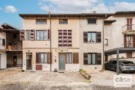 Foto Appartamento in Via Trento 23, Malnate Centro di 135 m² con 3 locali