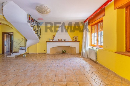 Foto Villa unifamiliare in S.V. Li Cadduffi 1H, Sassari Caniga di 301 m²
