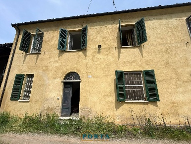 Foto Casa indipendente a Carrù di 214 m² con 8 locali in vendita