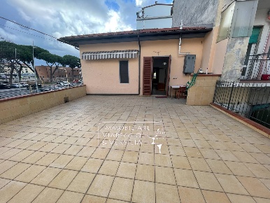 Foto Appartamento in Via Mazzini 280, Viareggio Centro di 95 m² in affitto
