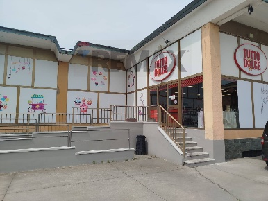 Foto Attività commerciale in Corso Europa 90, Magenta di 380 m² in vendita