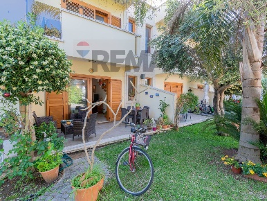 Foto Case semi ndipendenti in via Telemaco 23, Palermo Mondello - Valdesi