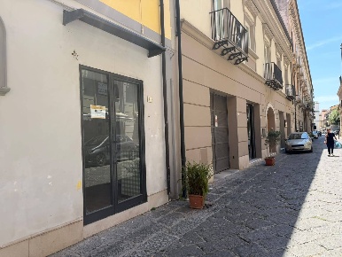 Foto Negozio in Via Leonetti 16, Caserta Corso Trieste di 31 m² in affitto